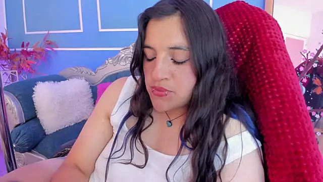 TaraTaylorr live cam on StripChat