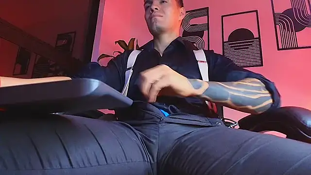 ALPHA_DOMINUS_ live cam on StripChat