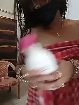 BongQueen9 webcam