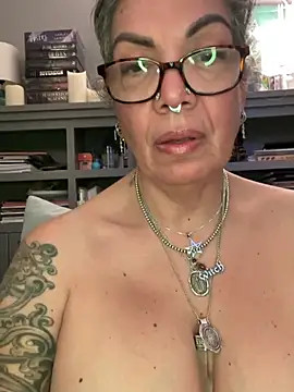 dieseldame1313 webcam