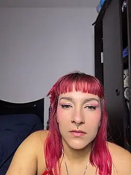Amelie-RedHoney webcam