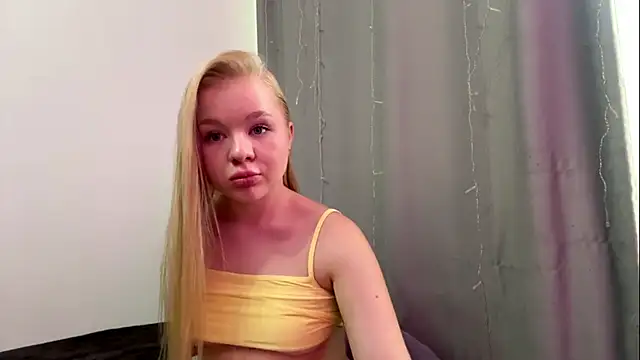 BrianaJess webcam