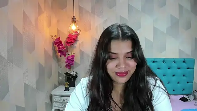 LindaBreeS webcam