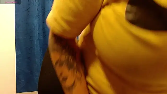 LauraReeves webcam