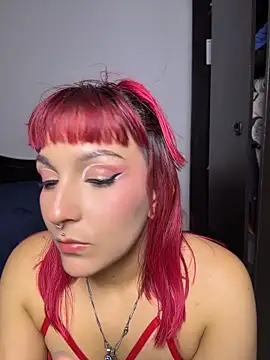Amelie-RedHoney webcam