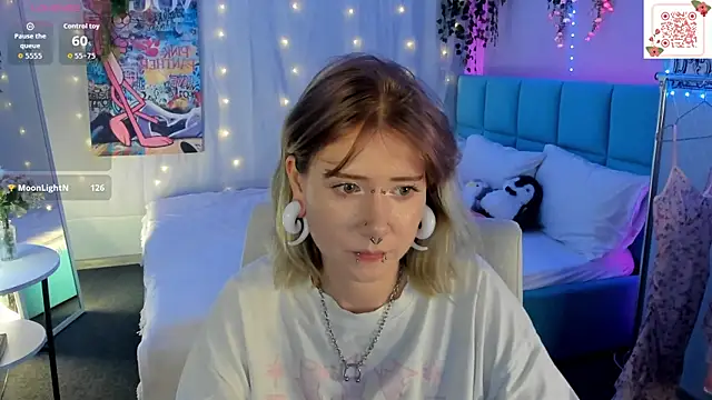 Elira_Vane webcam