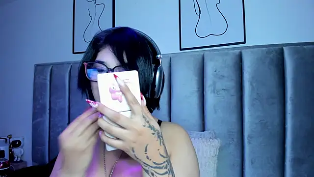 Kitty_Gang live sex cam