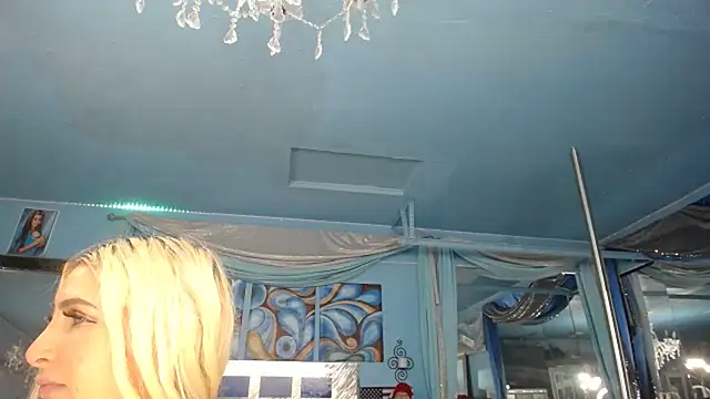ADRIANNA_FOX