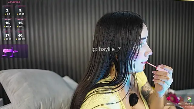 haylie_ live cam on StripChat