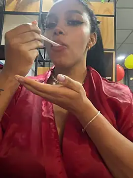 MadeleineSanez webcam