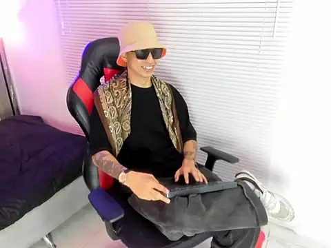 cameron_lux77 webcam