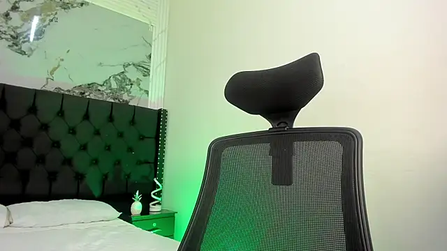 lilithGrayy_ webcam