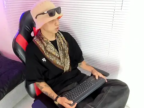 cameron_lux77 webcam