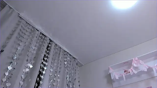 Milly_Lane webcam