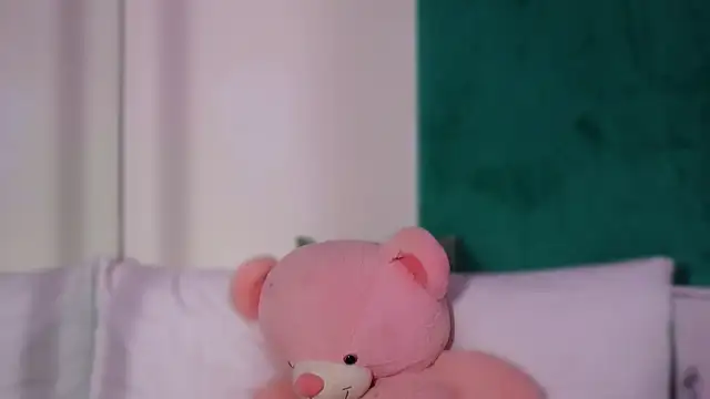 LucyLextonX webcam