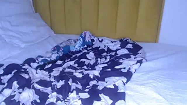 Bella_2025 webcam