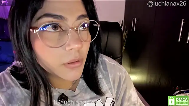 lucy26_ webcam