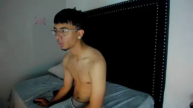 LoganNRose webcam