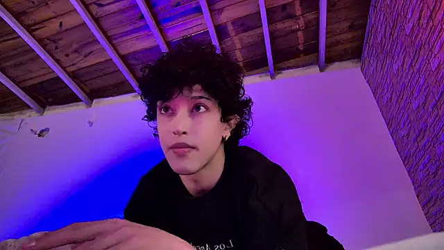 xFemboyToy webcam