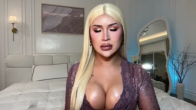 Your_Majesty_Tyra webcam