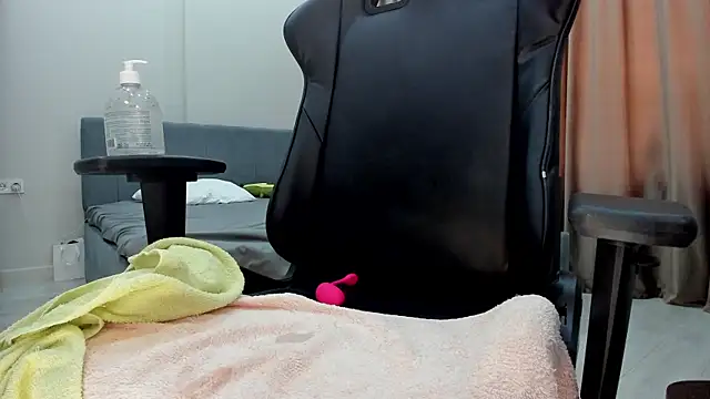lovelymikky webcam