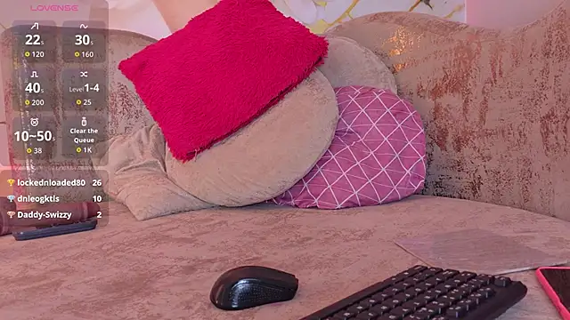 bella_moonlight_cr webcam