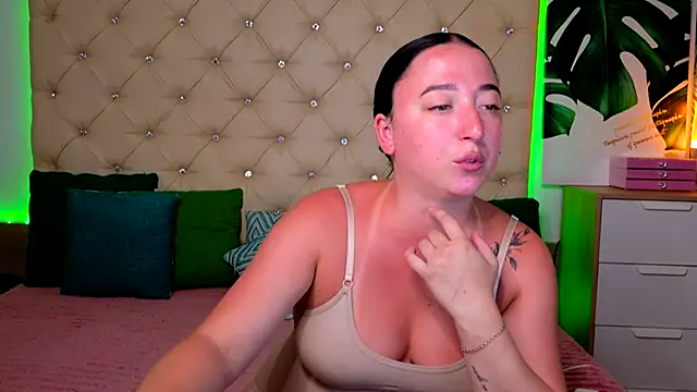 AVA_MAXIMUS webcam