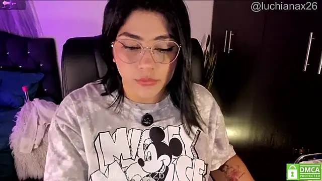lucy26_ webcam
