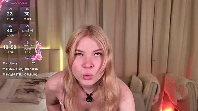 ChloeWells live cam on StripChat