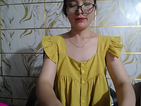 Lyzizi_lovely09 live cam on StripChat
