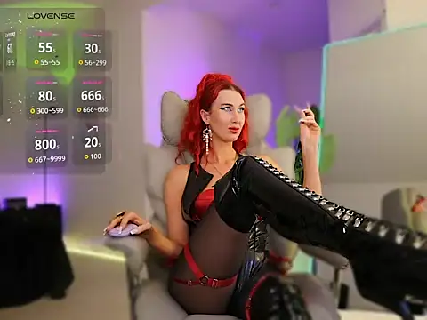 Lady_RedAlexa_RA webcam