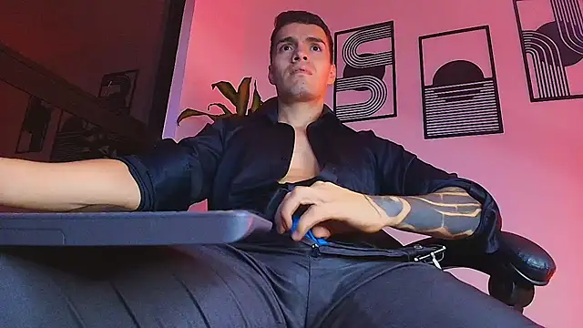 ALPHA_DOMINUS_ live cam on StripChat