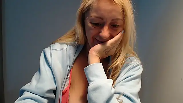 _karolynesyera_ webcam