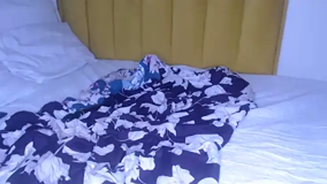 Bella_2025 webcam