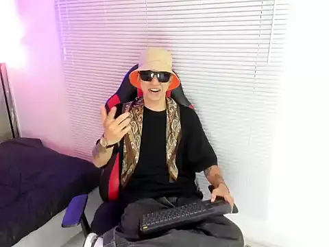 cameron_lux77 webcam