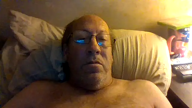 hornyrich69 live cam on StripChat