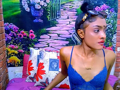IndianPretty14u2Luv webcam