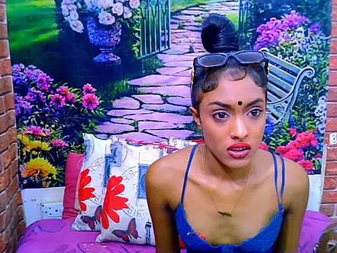 IndianPretty14u2Luv webcam