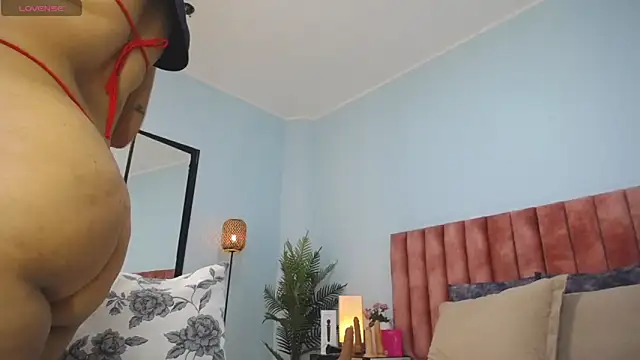 nana_levy webcam