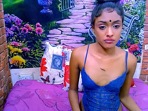 IndianPretty14u2Luv webcam