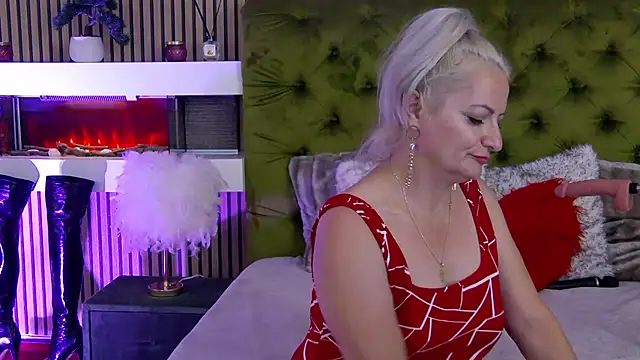 LadyTouch live cam on StripChat
