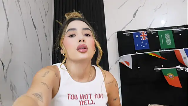 Annyy_Rosse webcam