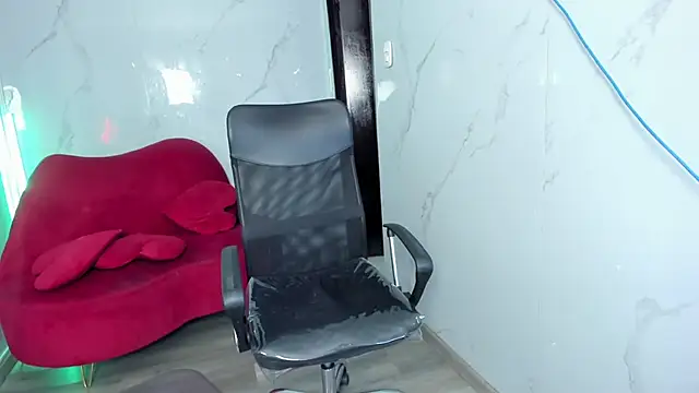 LilithCooperr_ webcam