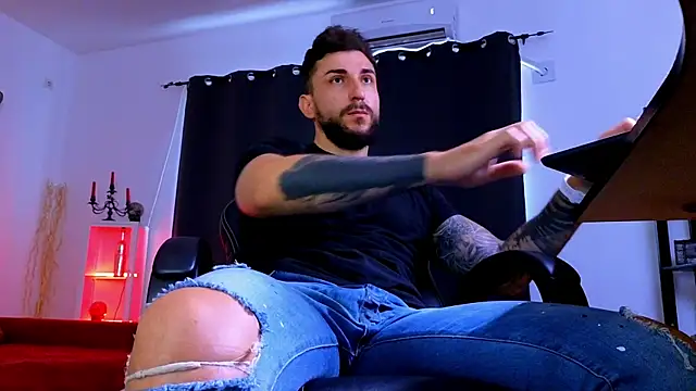 MightyAaron66 webcam