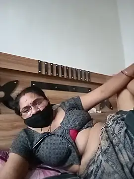Menka_cut34 webcam
