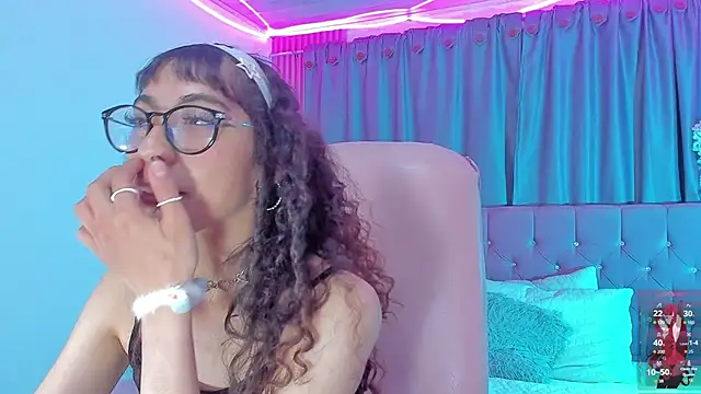 Sarah_Moon1 webcam