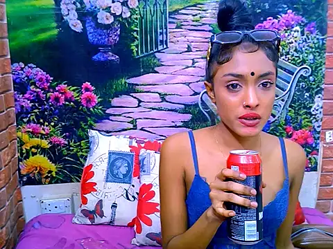 IndianPretty14u2Luv webcam