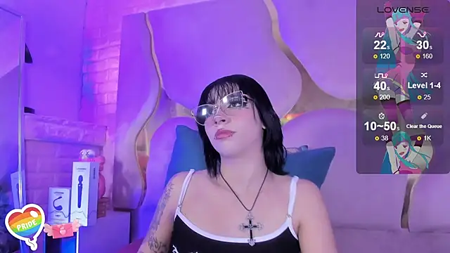 NaniiSisy webcam