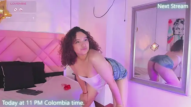 curly_babe webcam