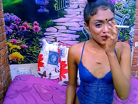 IndianPretty14u2Luv webcam